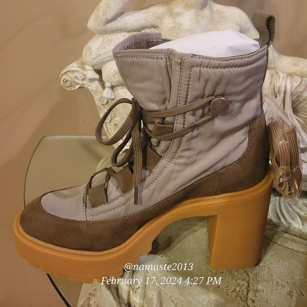 Dolce Vita Celida Ankle Heeled Combat Hiking Moto Boot Lug Sole Leather #724 - Picture 7 of 17